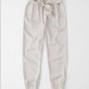 Abercrombie & Fitch Belted drapey joggers